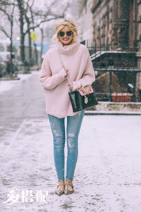 冬季淡粉色穿衣