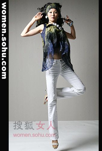 微喇长仔裤+高跟鞋 变身长腿美女