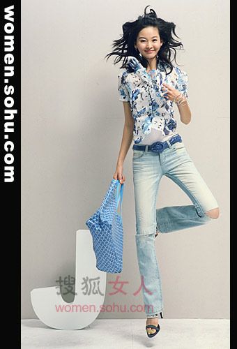 微喇长仔裤+高跟鞋 变身长腿美女